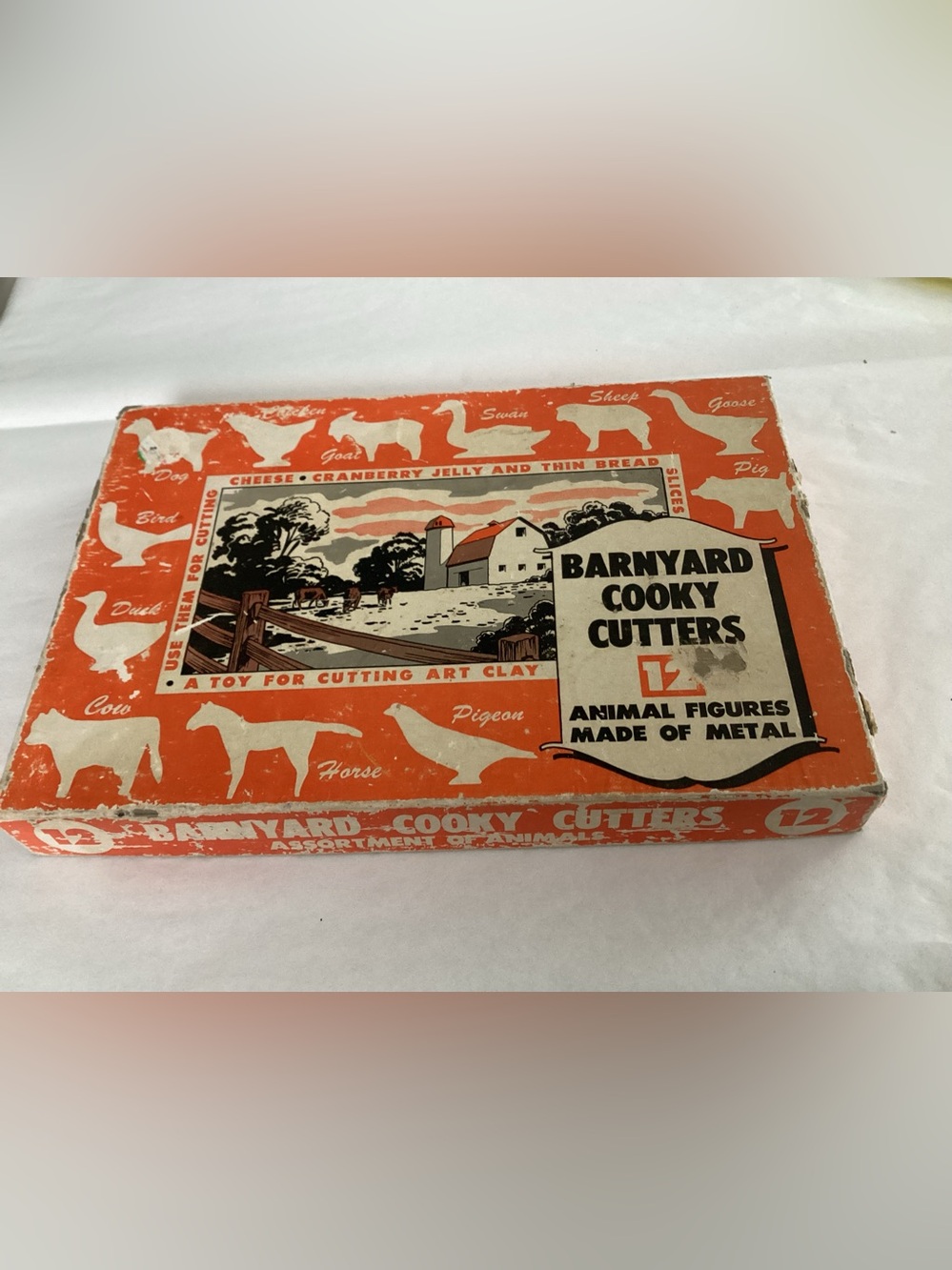 Vtg. Set of 12 BARNYARD COOKY CUTTERS, animal figures made of metal